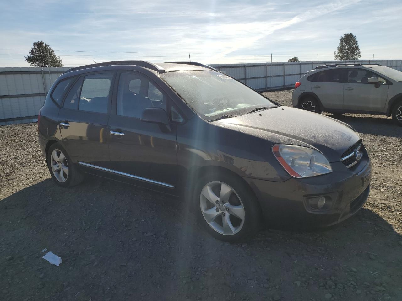 2007 Kia Rondo - Image 4