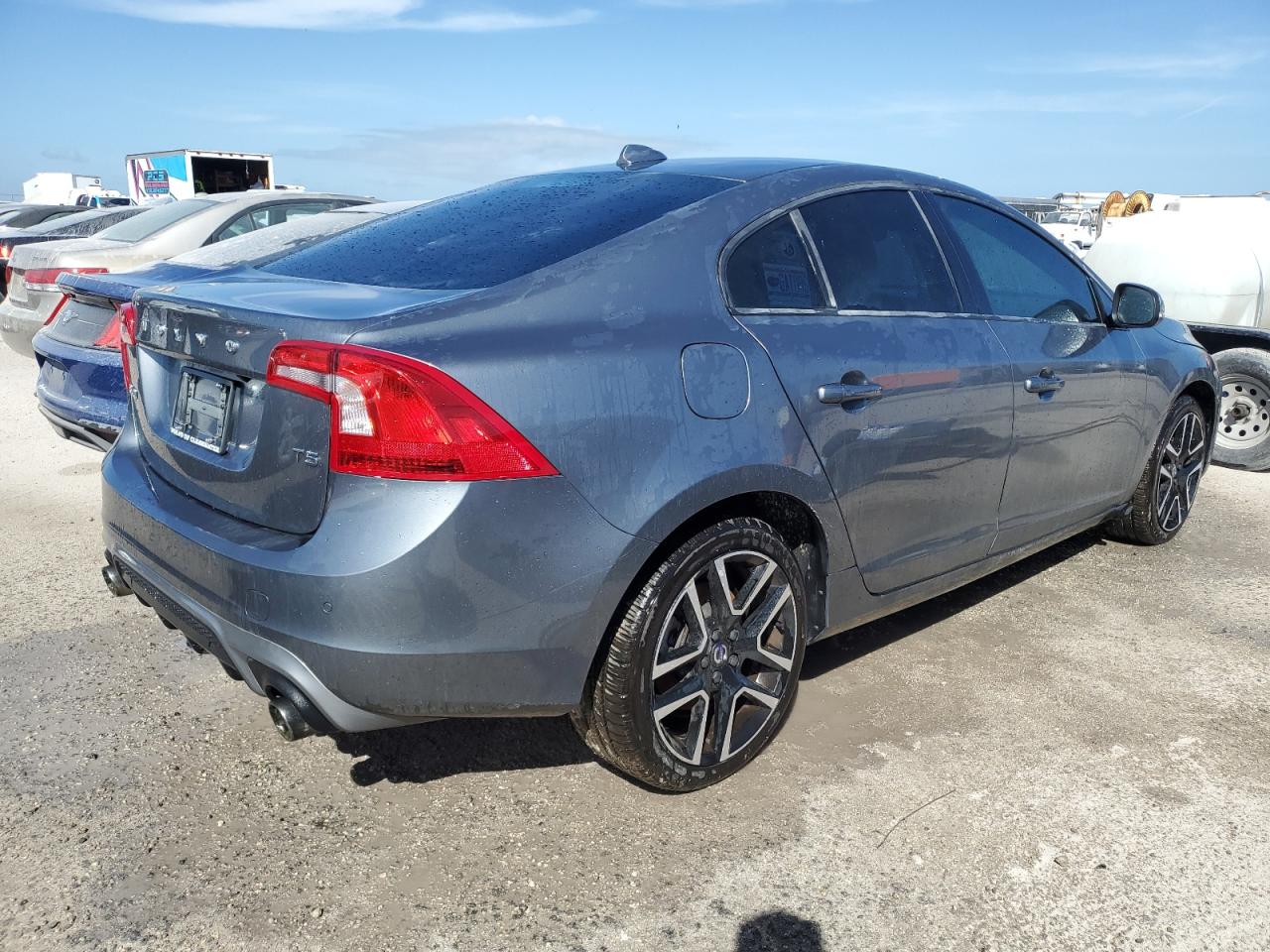2017 Volvo S60 - Image 3