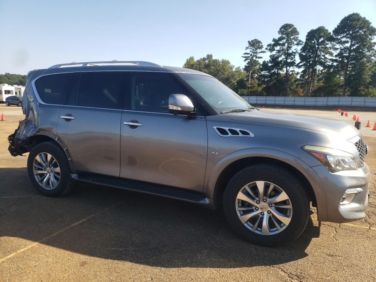 2015 Infiniti QX80 - Image 4
