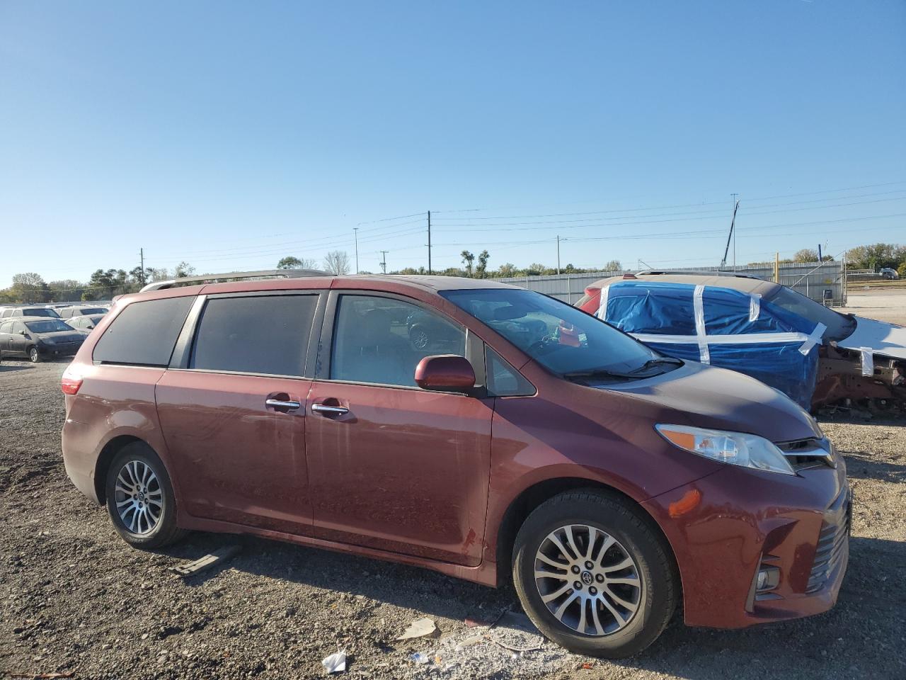 2020 Toyota Sienna - Image 4