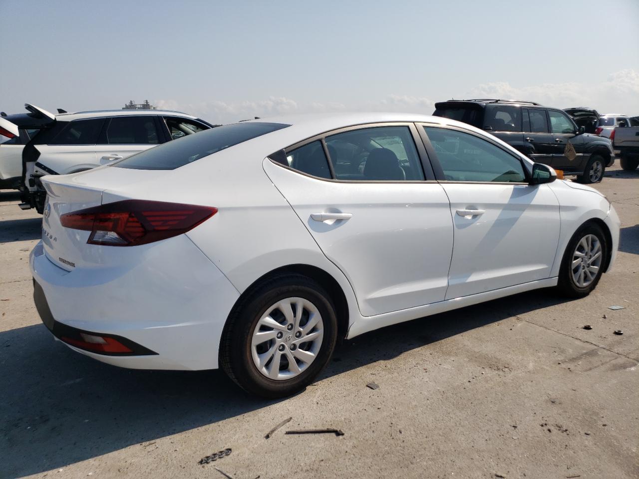2020 Hyundai Elantra - Image 3