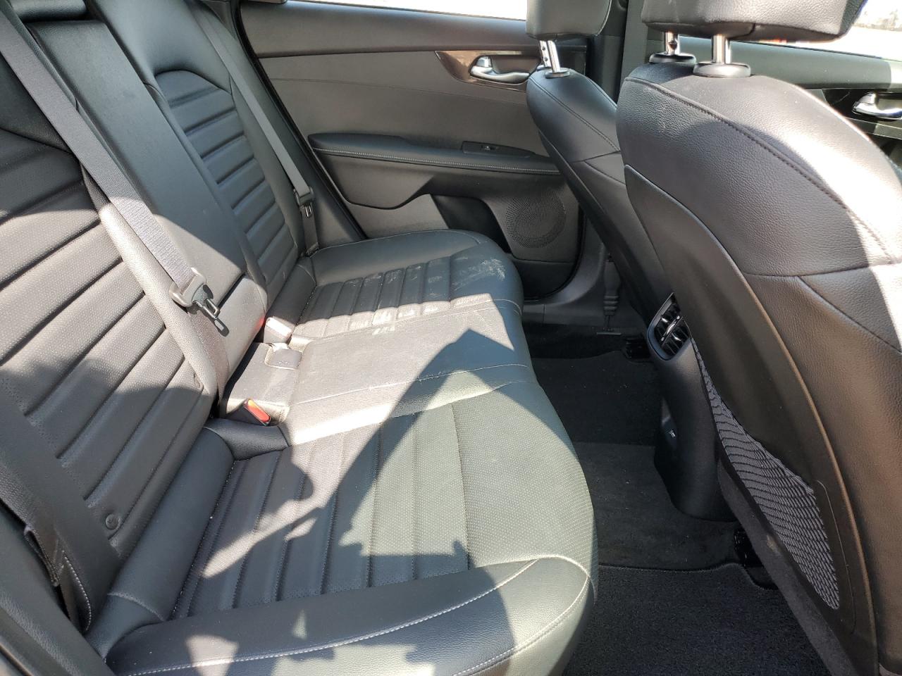 2024 Kia Forte - Image 10