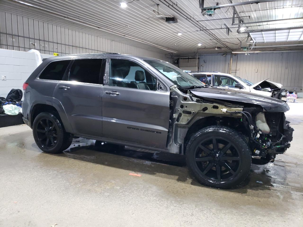2015 Jeep Grand Cherokee - Image 4