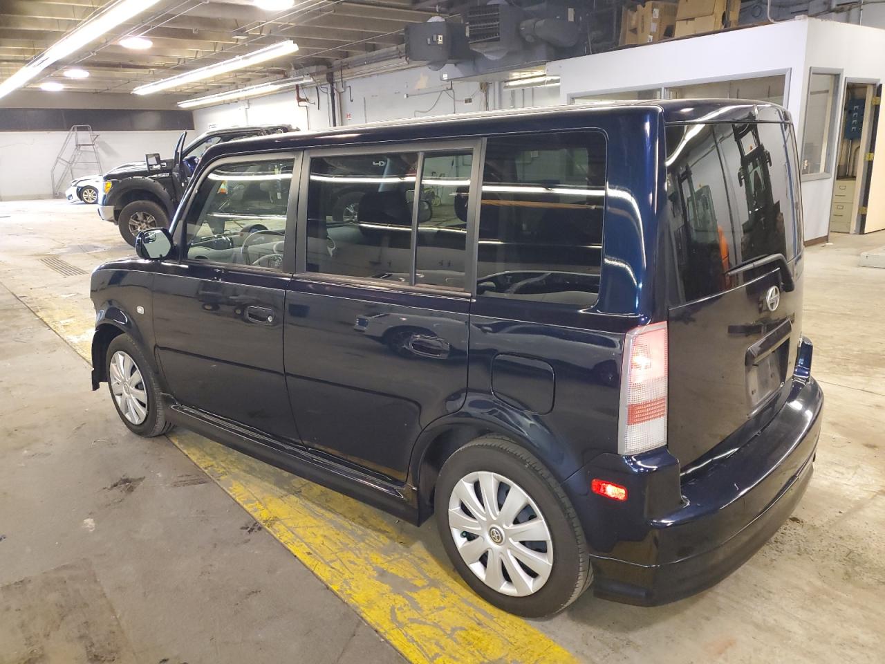 2006 Scion xB - Image 2