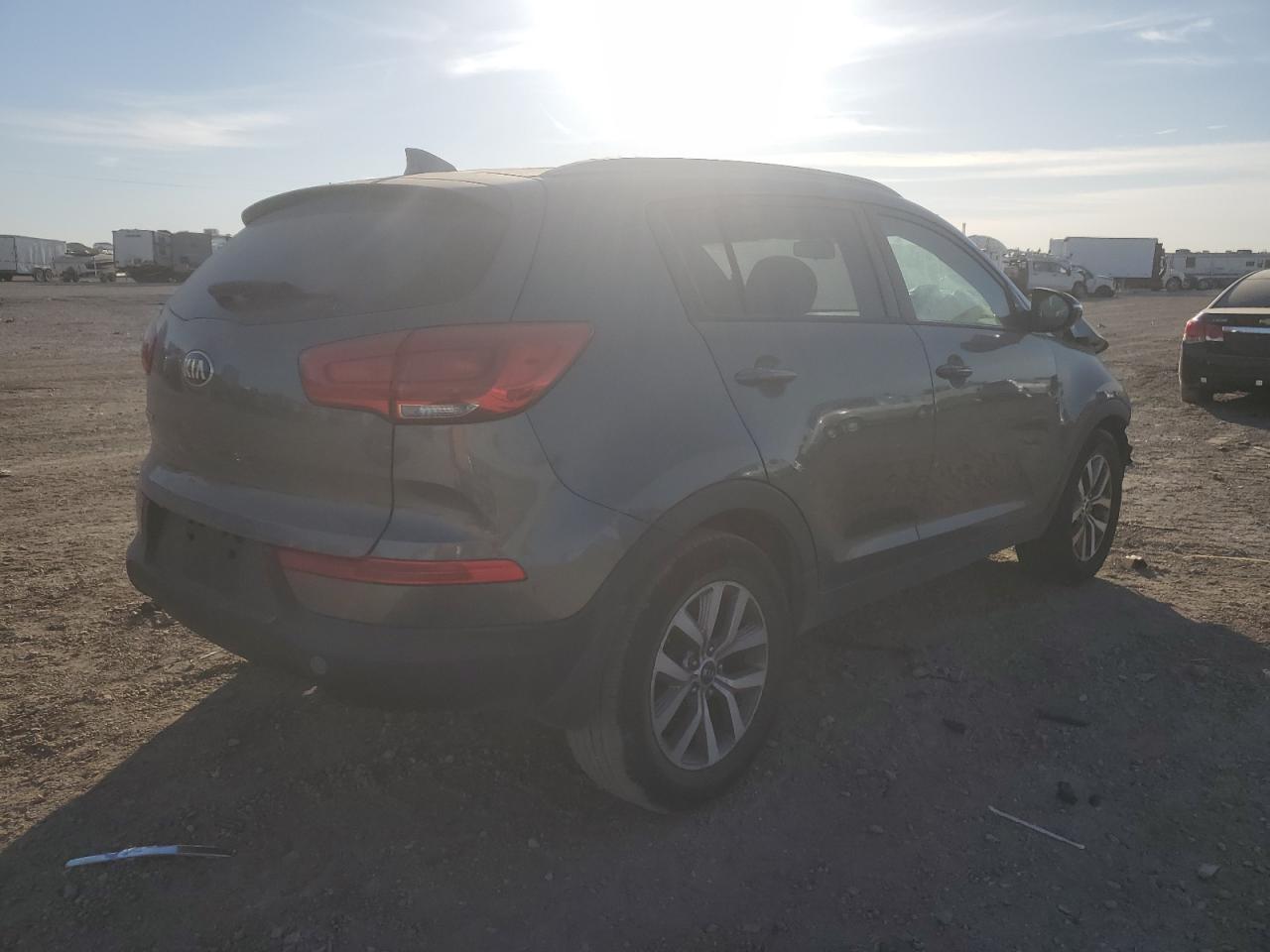 VIN KNDPB3AC9F7719511 2015 KIA SPORTAGE no.3