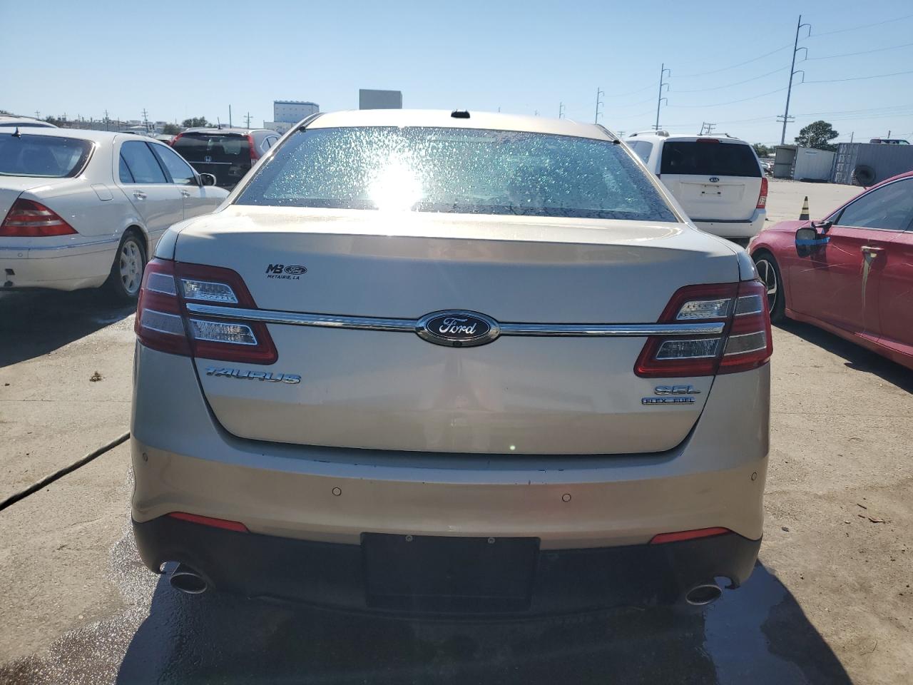 1FAHP2E8XJG102882 2018 Ford Taurus Sel