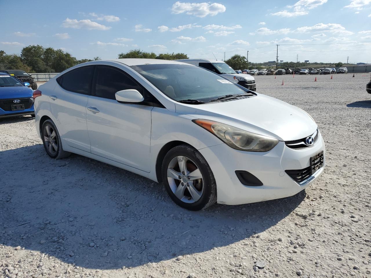 2013 Hyundai Elantra - Image 4