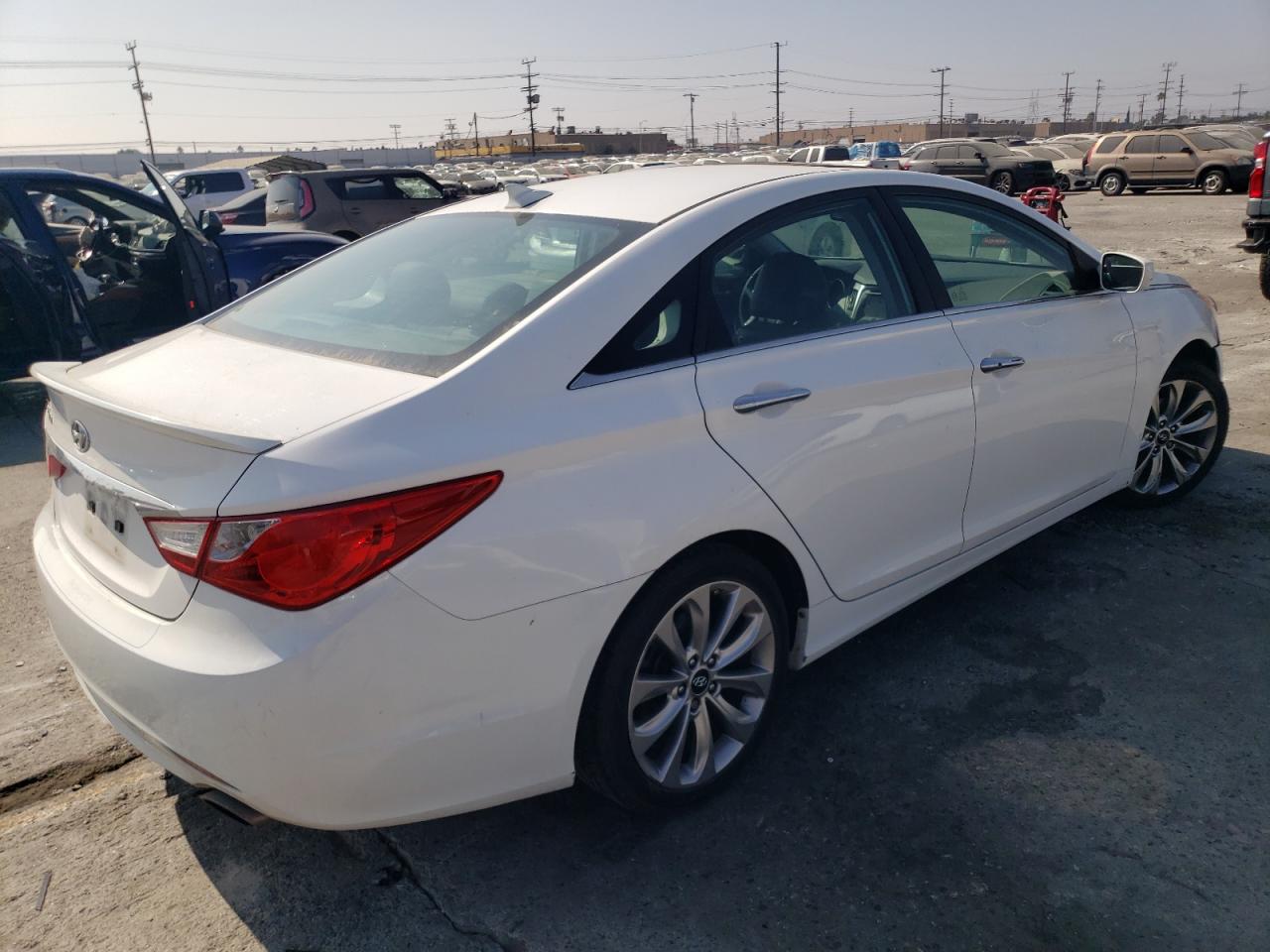 2013 Hyundai Sonata - Image 3