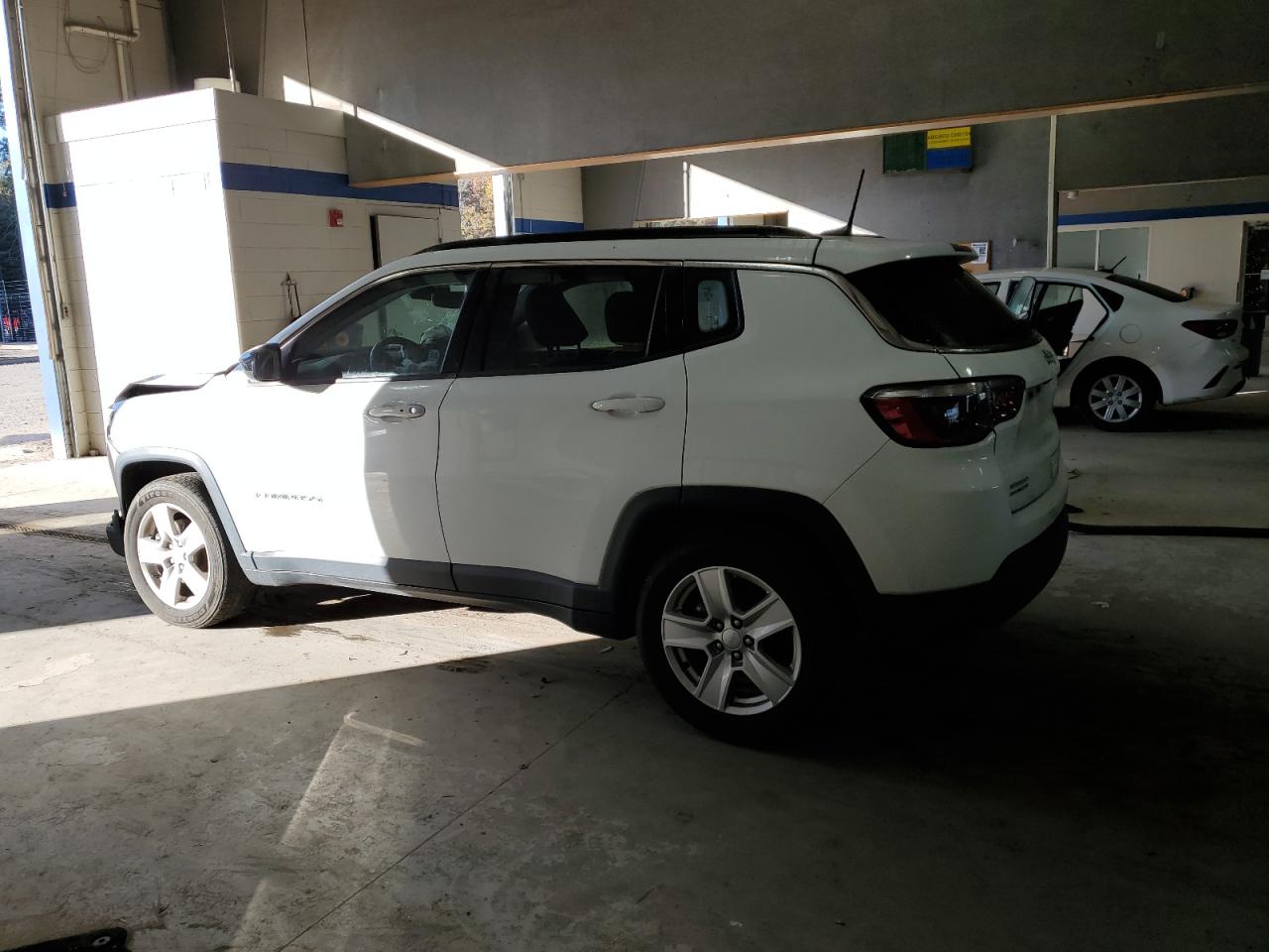 2022 Jeep Compass - Image 2
