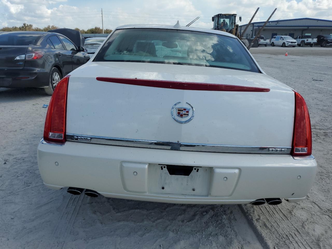 2011 Cadillac Dts Luxury Collection VIN: 1G6KD5E68BU103351 Lot: 77276884