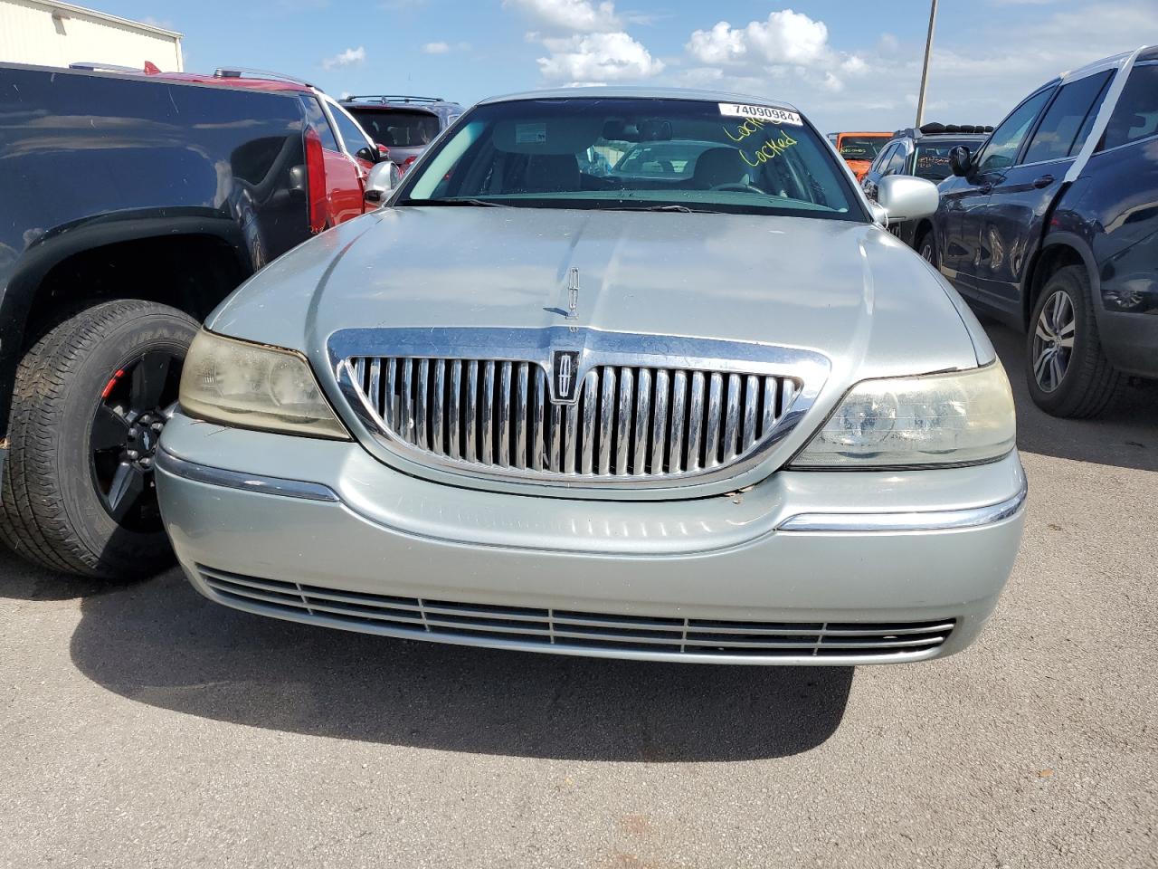 1LNHM81V07Y609841 2007 Lincoln Town Car Signature