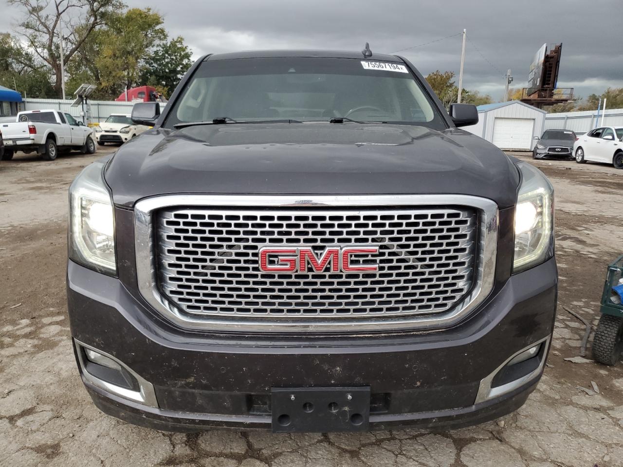 2016 GMC Yukon - Image 5