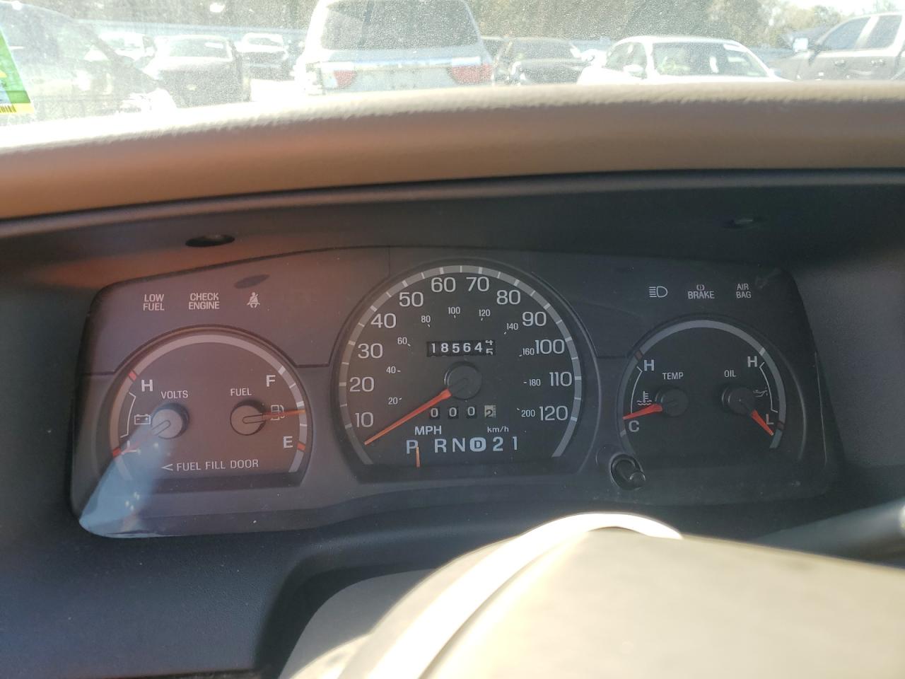 2002 Ford Crown Victoria VIN: 2FAFP73WX2X109672 Lot: 64173025