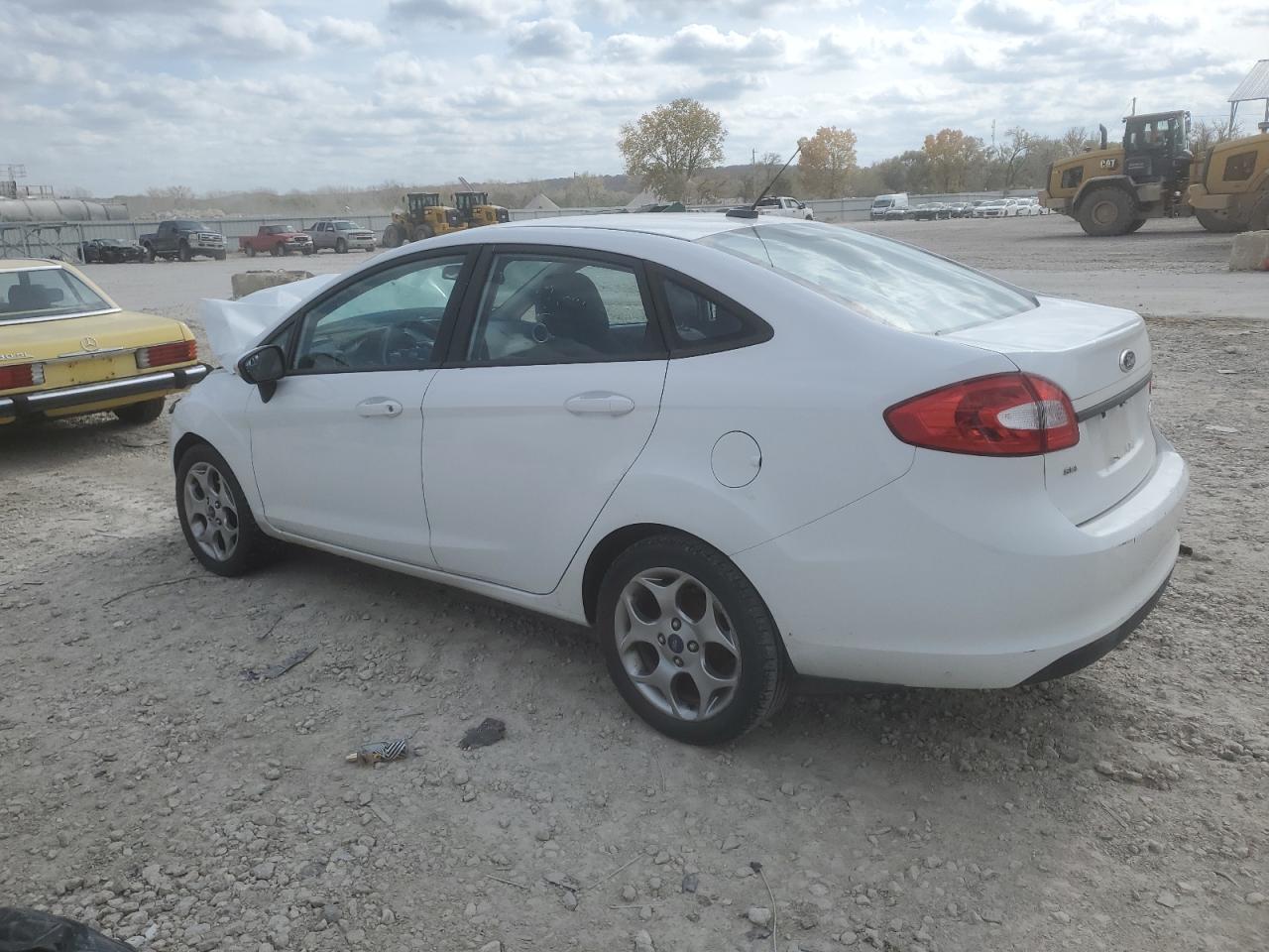 2012 Ford Fiesta - Image 2