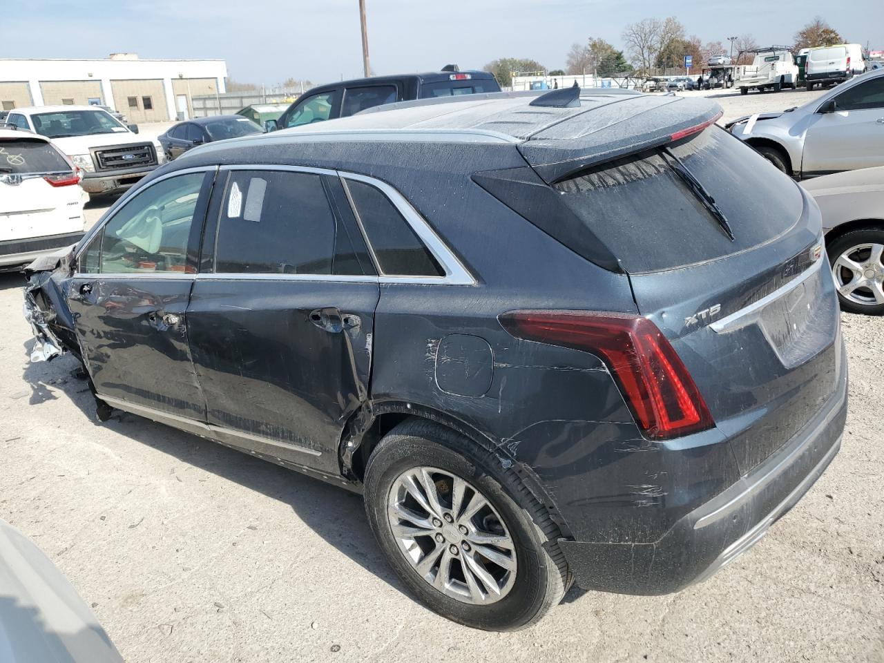 2020 Cadillac XT5 - Image 2