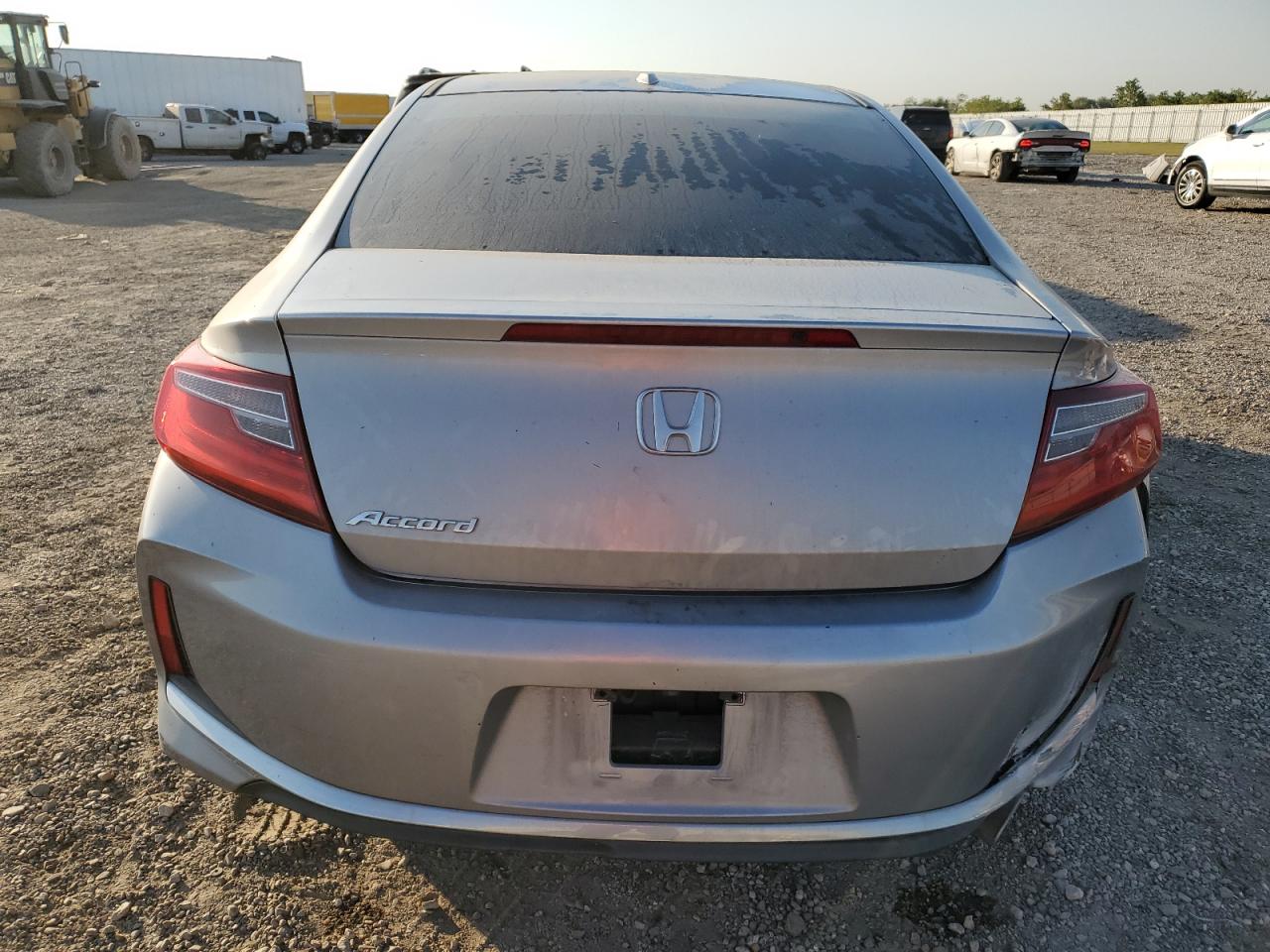 1HGCT1B86GA010342 2016 Honda Accord Exl