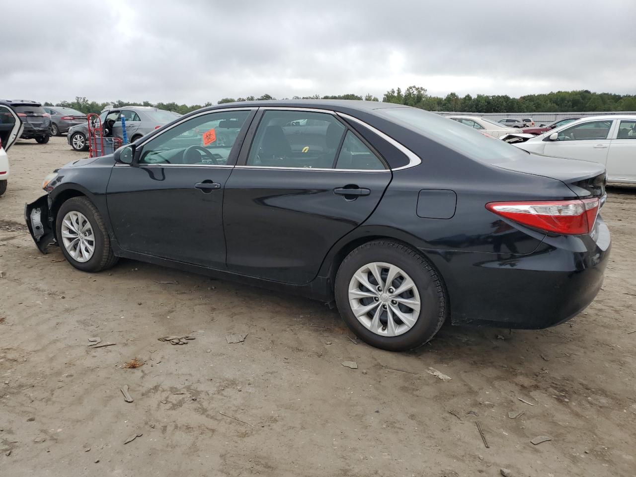 4T1BF1FK0GU120322 2016 TOYOTA CAMRY - Image 2