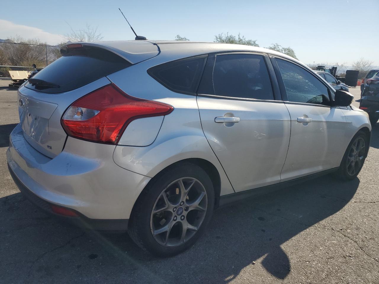 VIN 1FADP3K24DL279802 2013 FORD FOCUS no.3