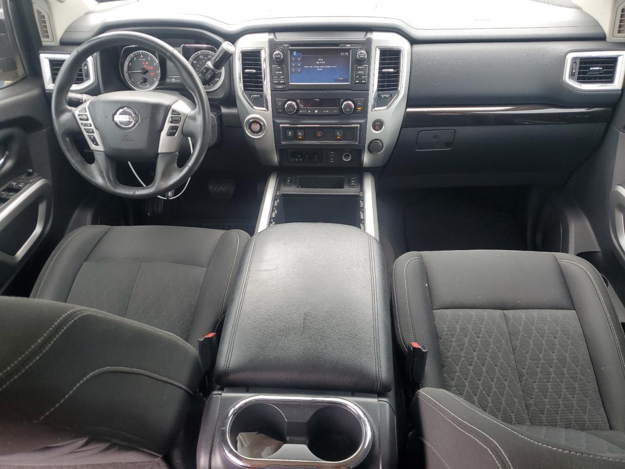 1N6AA1E65HN568969 2017 Nissan Titan Sv