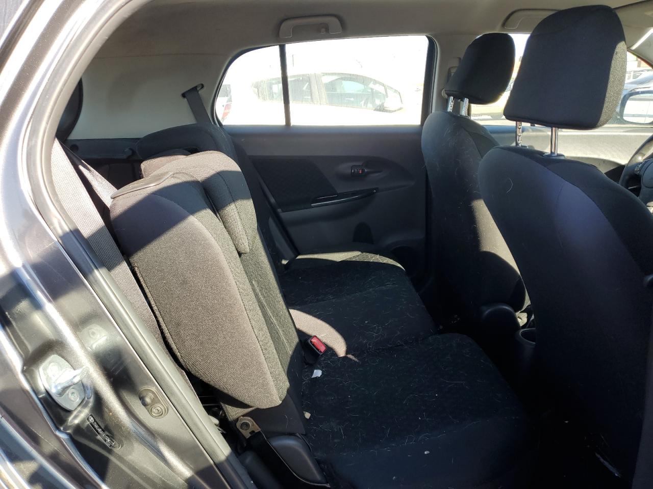 2010 Scion xD - Image 10