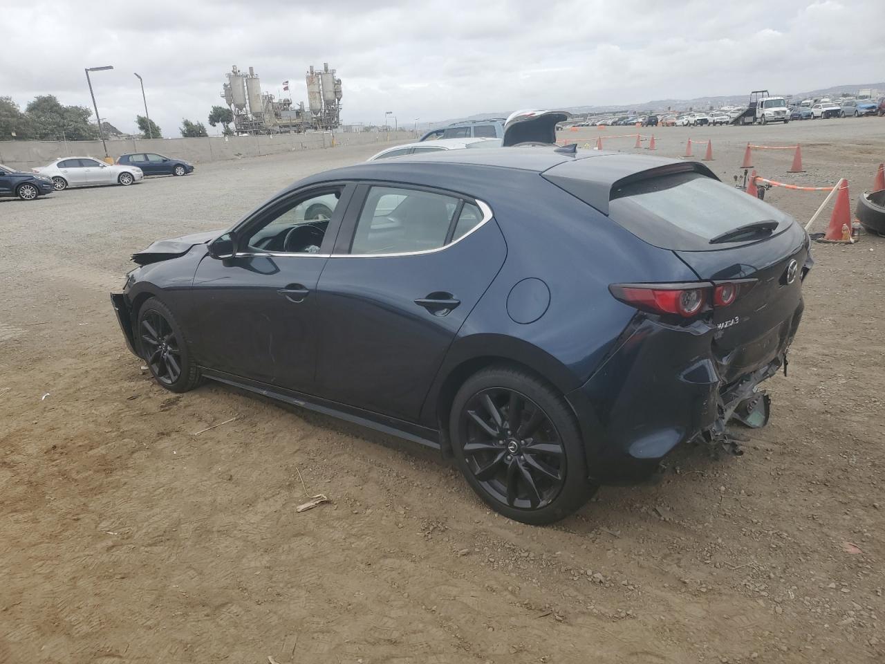 2019 Mazda 3 Premium VIN: JM1BPANM0K1118133 Lot: 78109504