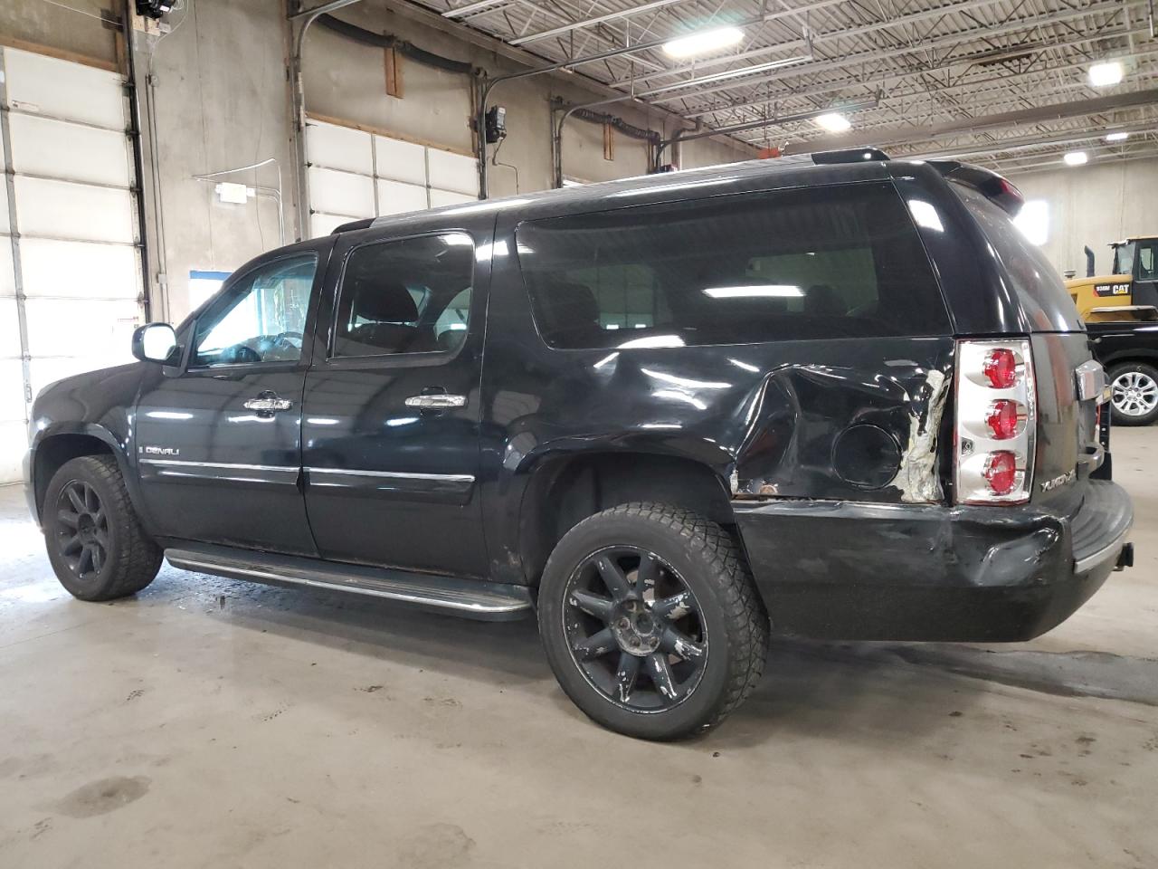 2008 GMC Yukon - Image 2