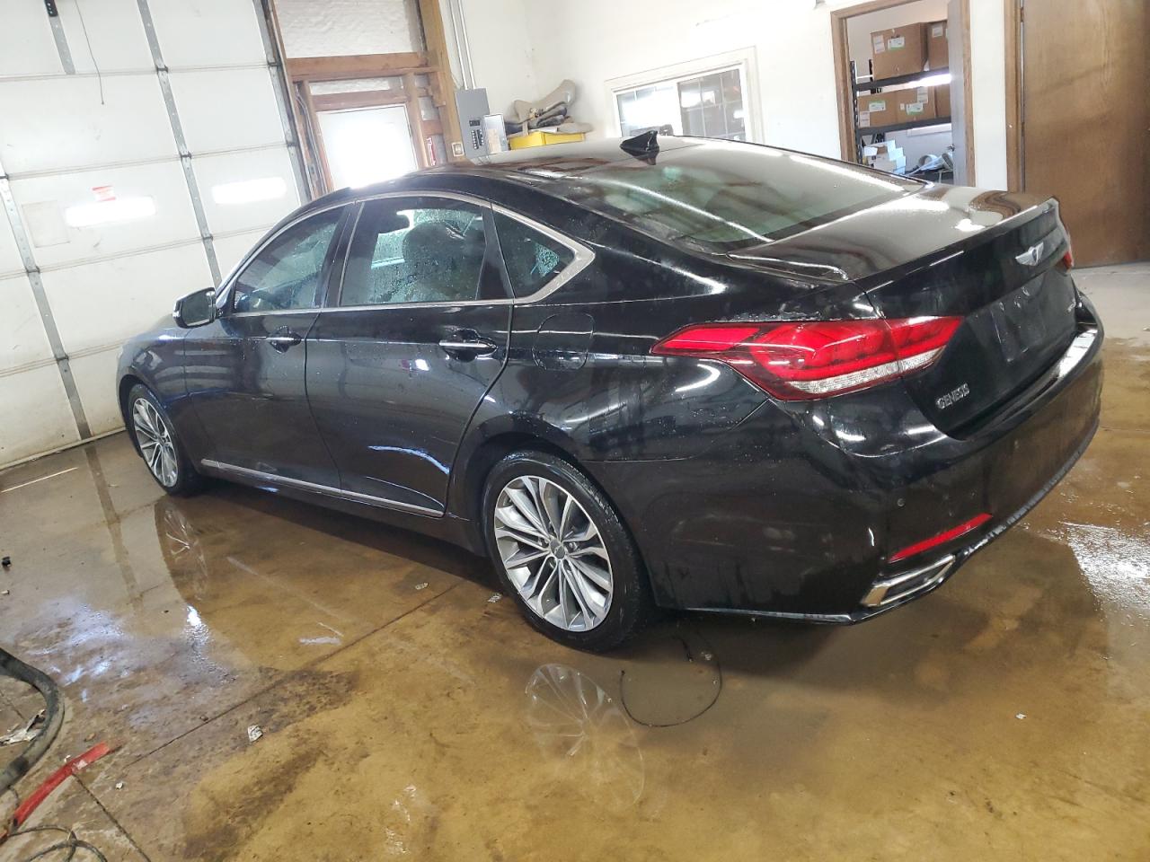 2015 Hyundai Genesis 3.8L VIN: KMHGN4JE0FU102977 Lot: 76110604