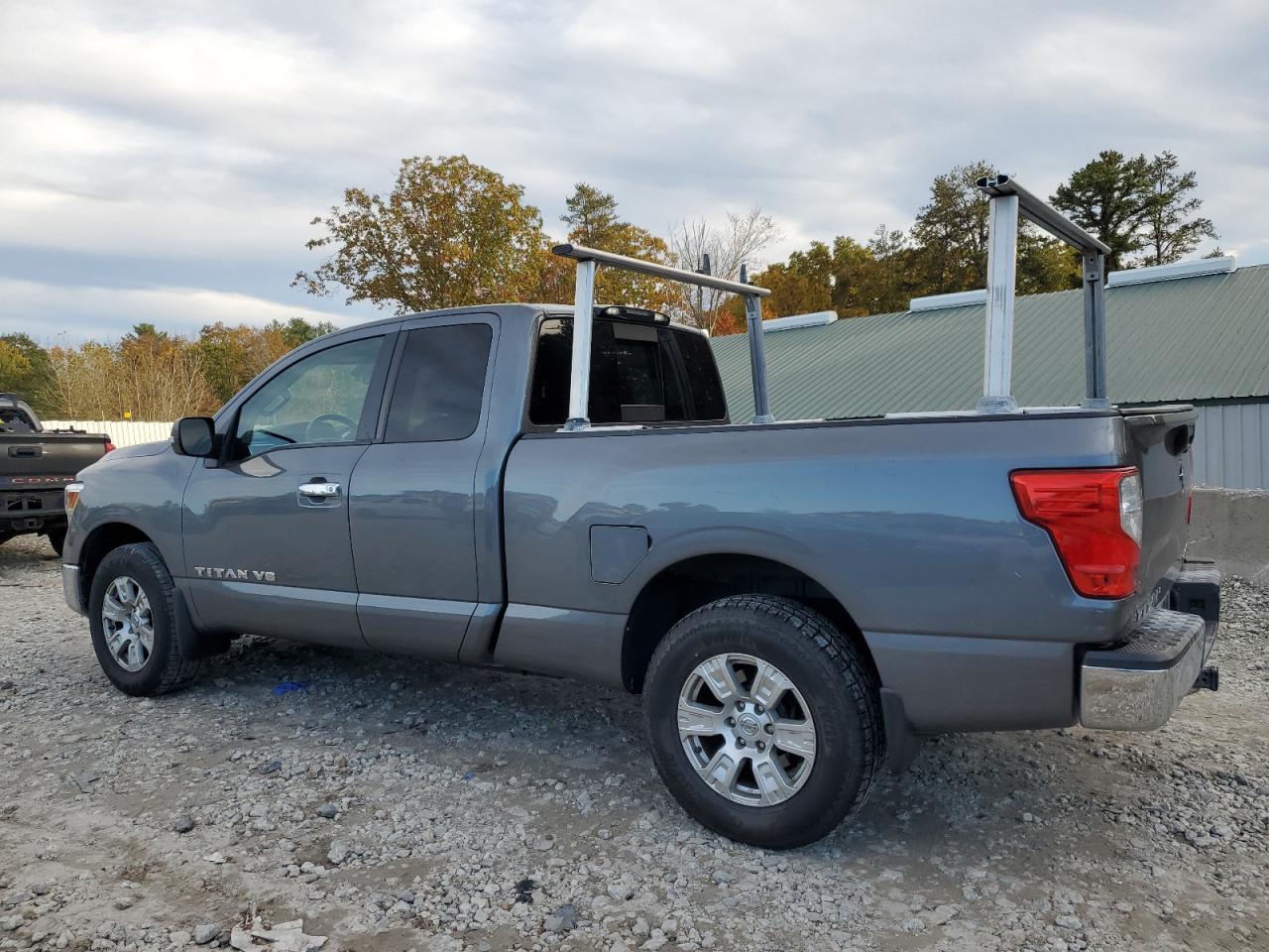 2018 Nissan Titan - Image 2
