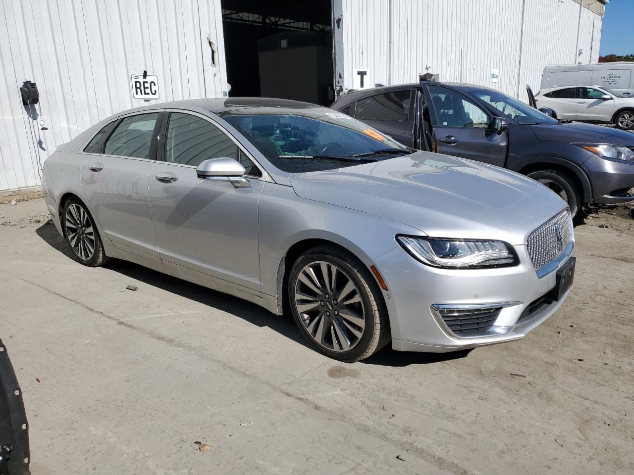 2018 Lincoln MKZ - Image 4