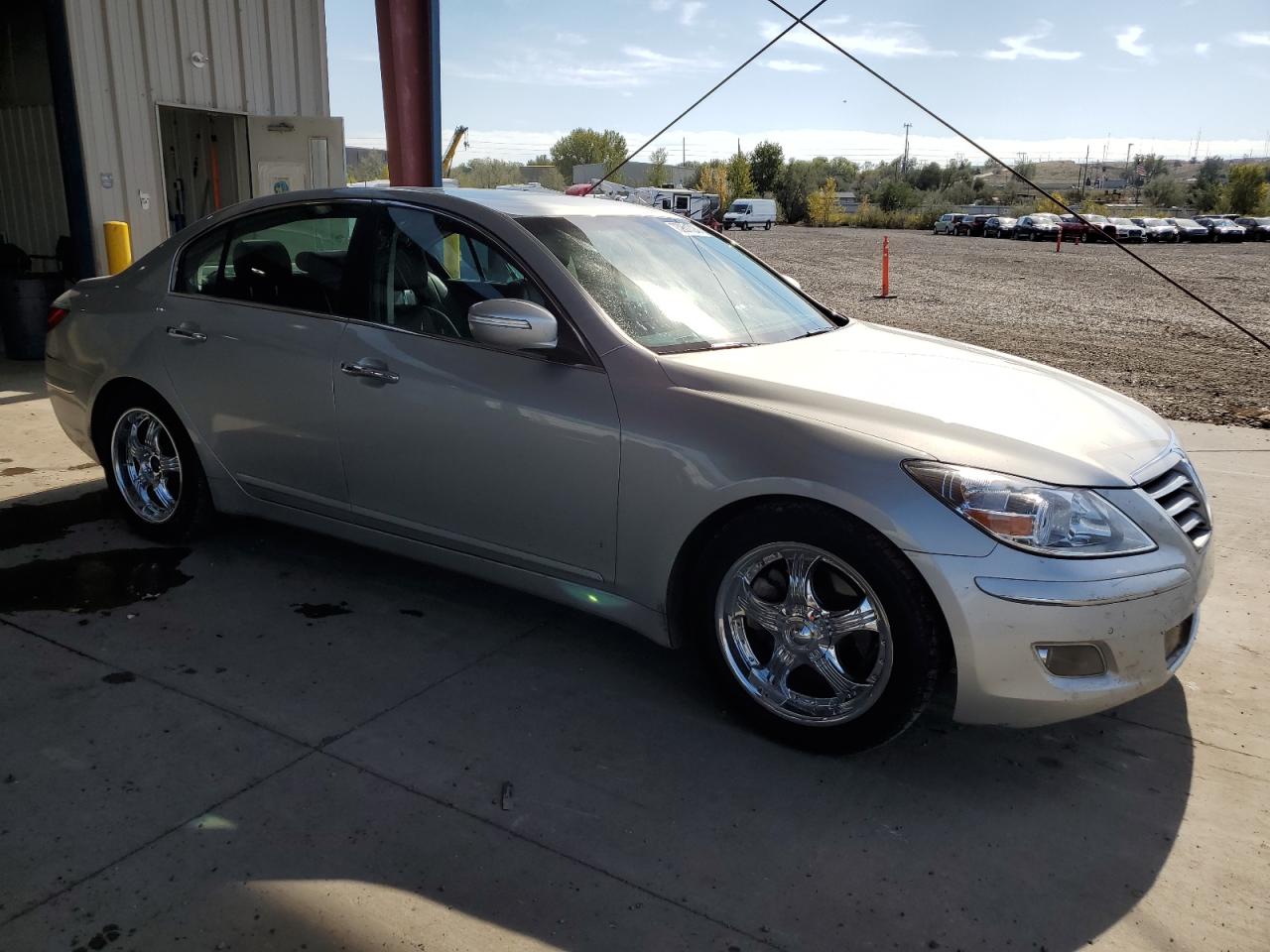 2011 Hyundai Genesis - Image 4