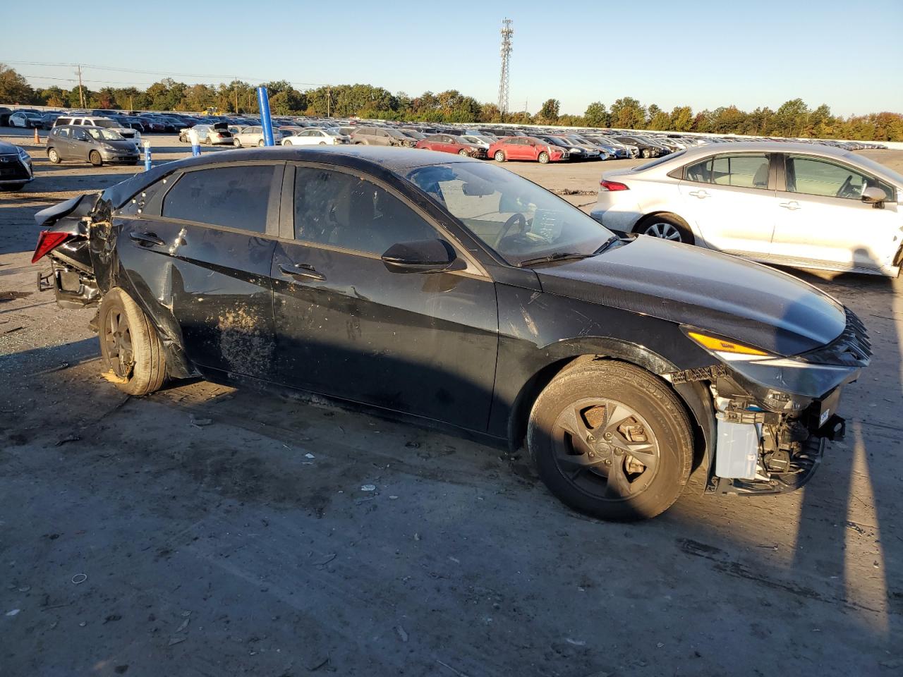 2021 Hyundai Elantra - Image 4