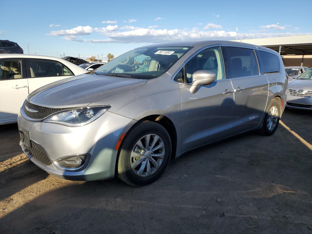 2018 Chrysler Pacifica - Image 1