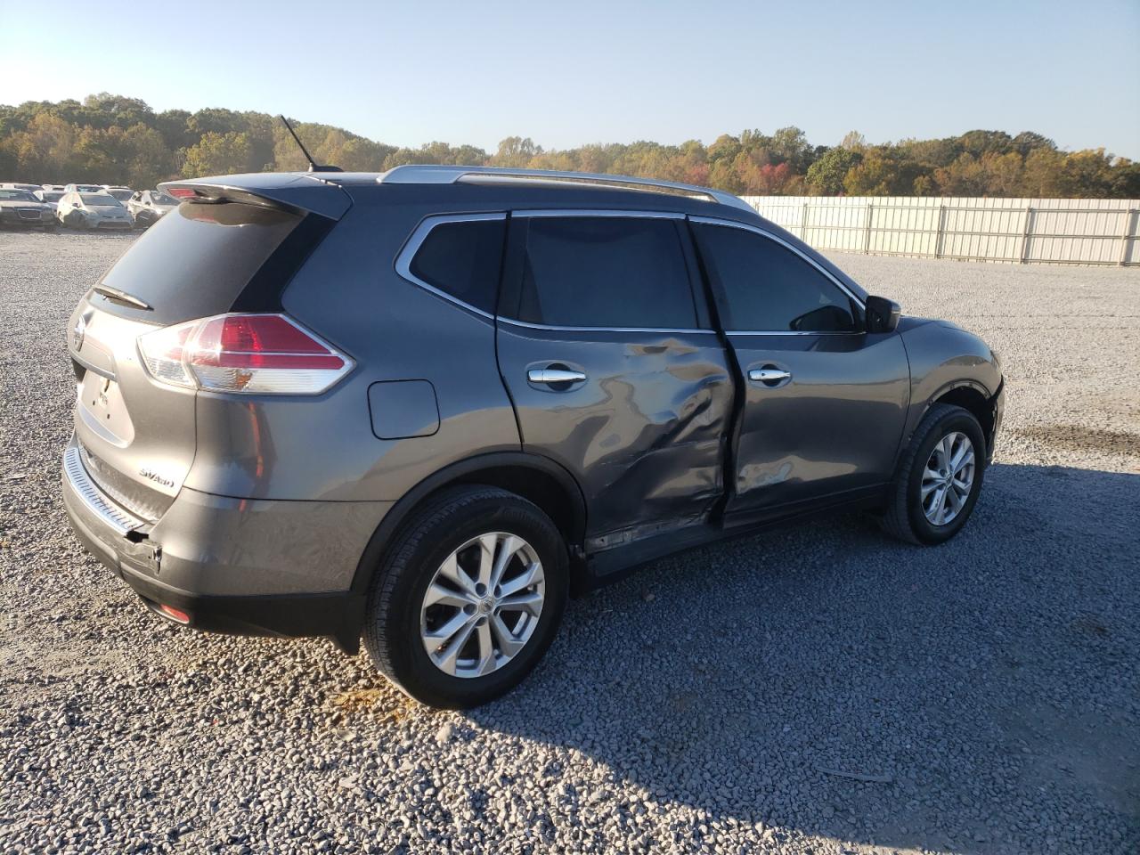 2016 Nissan Rogue - Image 3