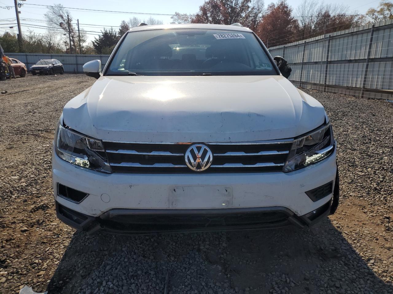 2018 Volkswagen Tiguan - Image 5