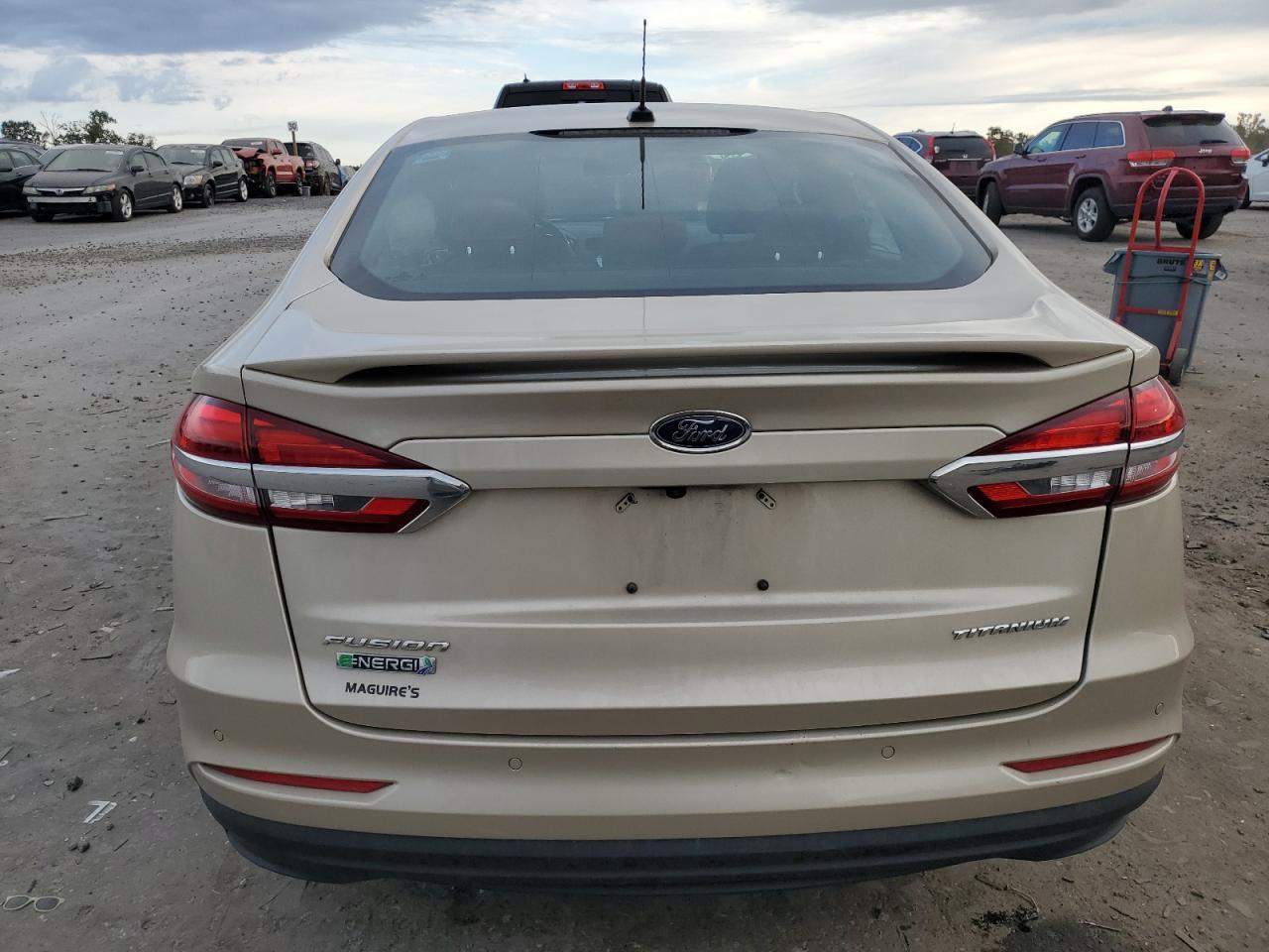 3FA6P0SU0KR245458 2019 Ford Fusion Titanium