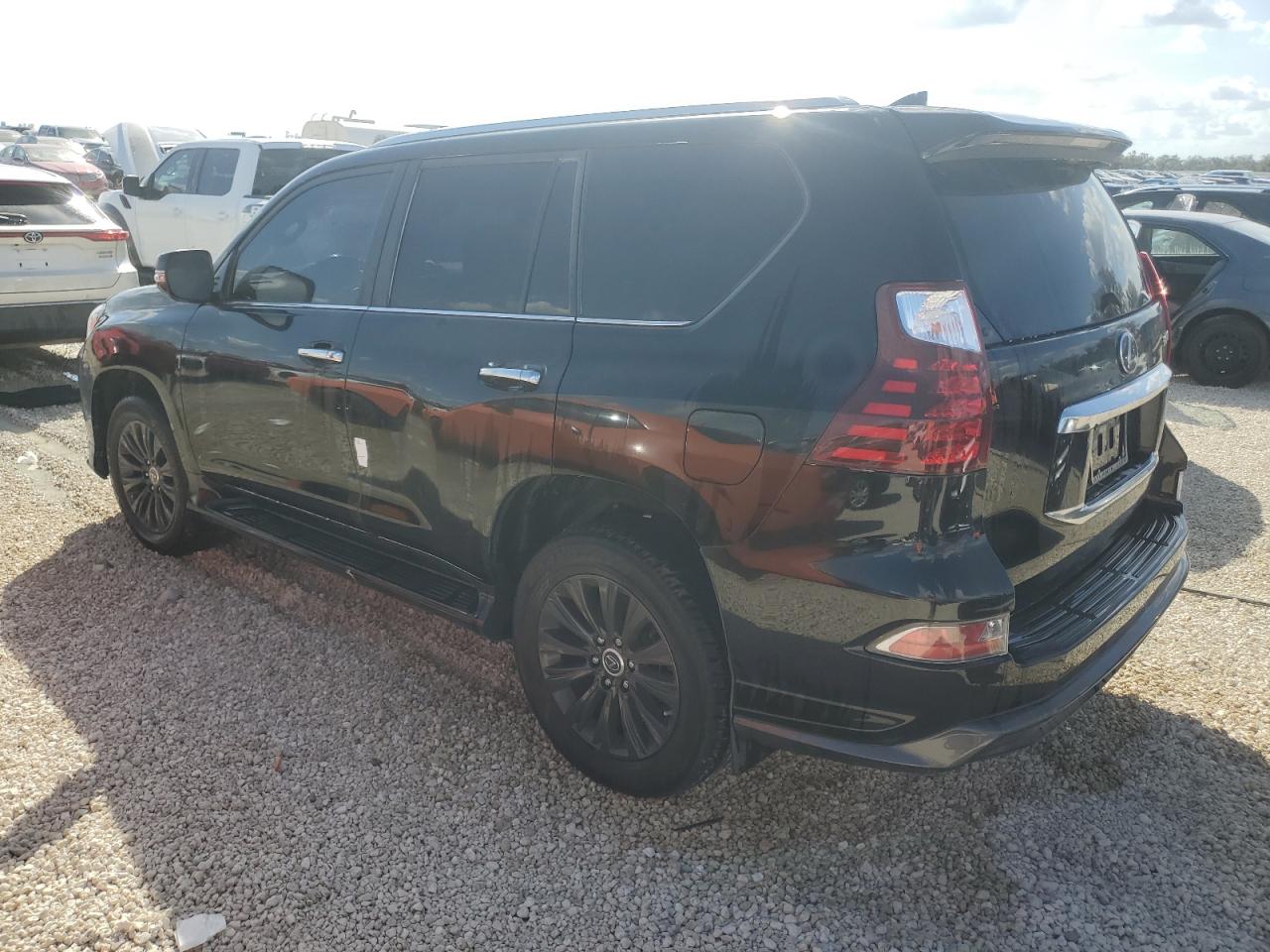 2021 Lexus GX - Image 2