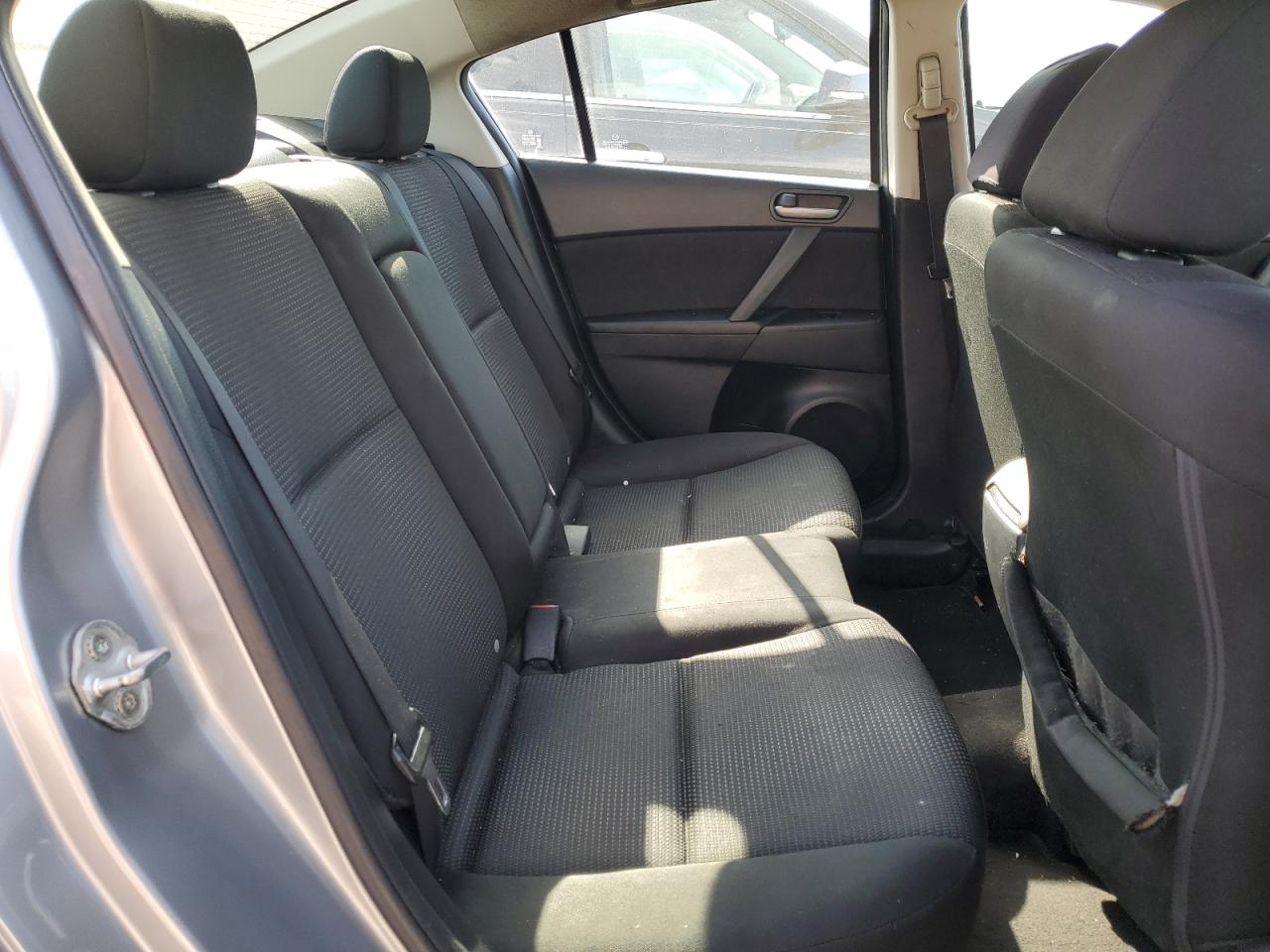 2012 Mazda 3 - Image 10