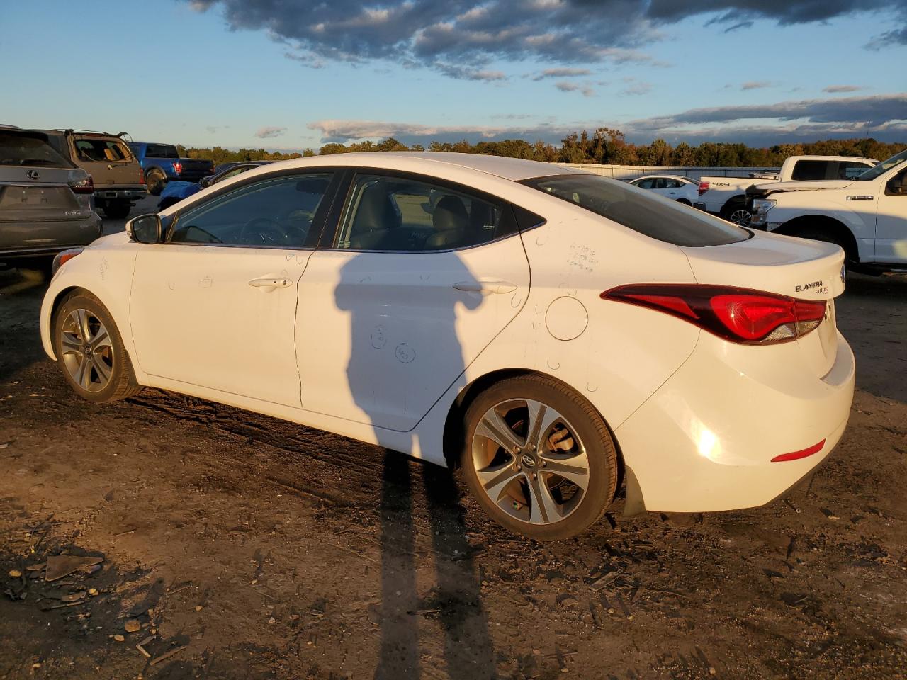 2015 Hyundai Elantra - Image 2