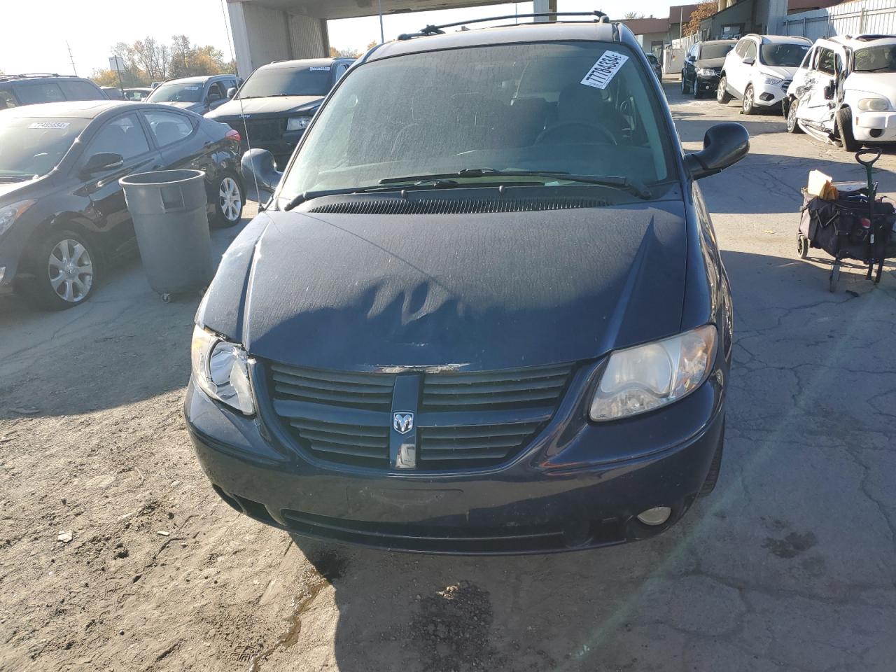 2005 Dodge Caravan - Image 5