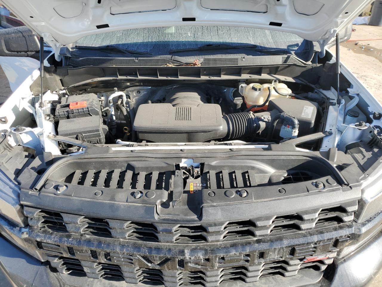 2020 Chevrolet Silverado - Image 11