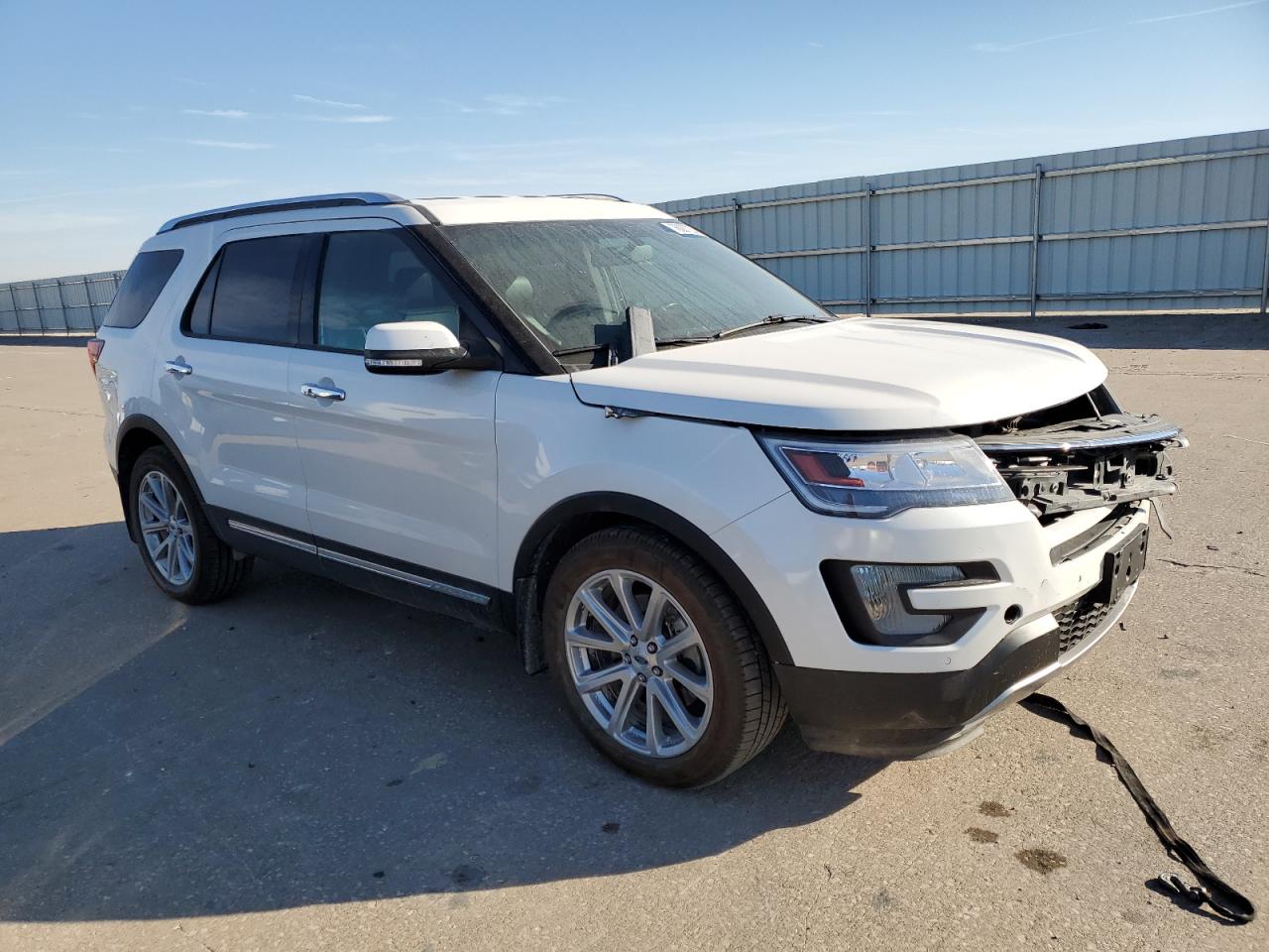 2016 Ford Explorer - Image 4