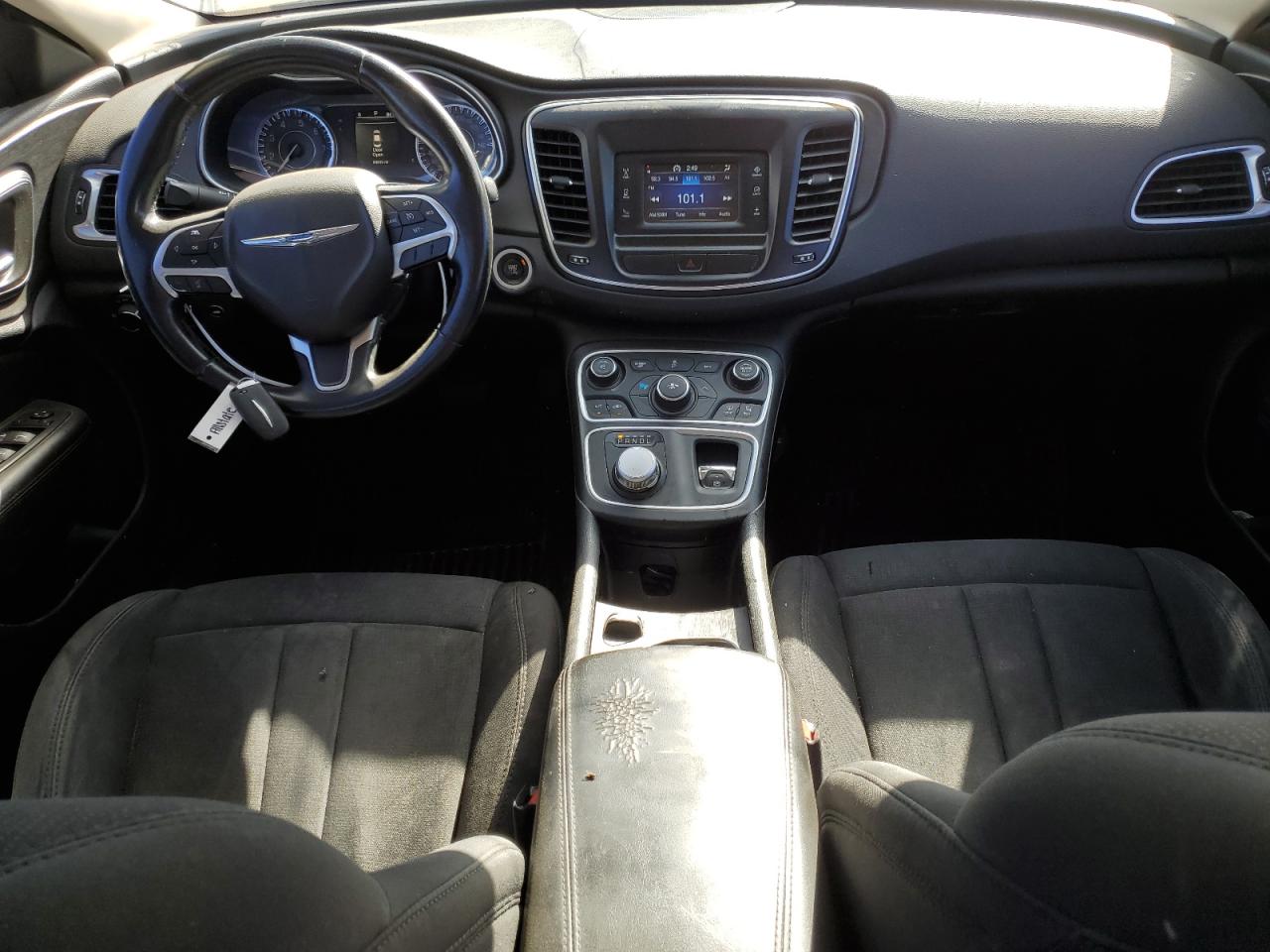 2016 Chrysler 200 - Image 8