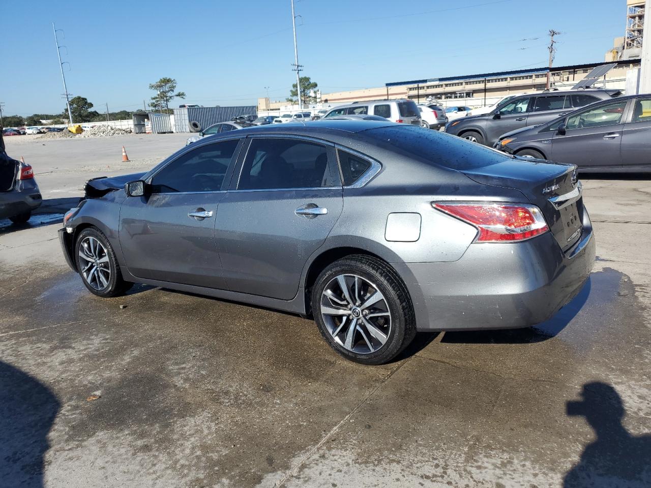 2015 Nissan Altima - Image 2