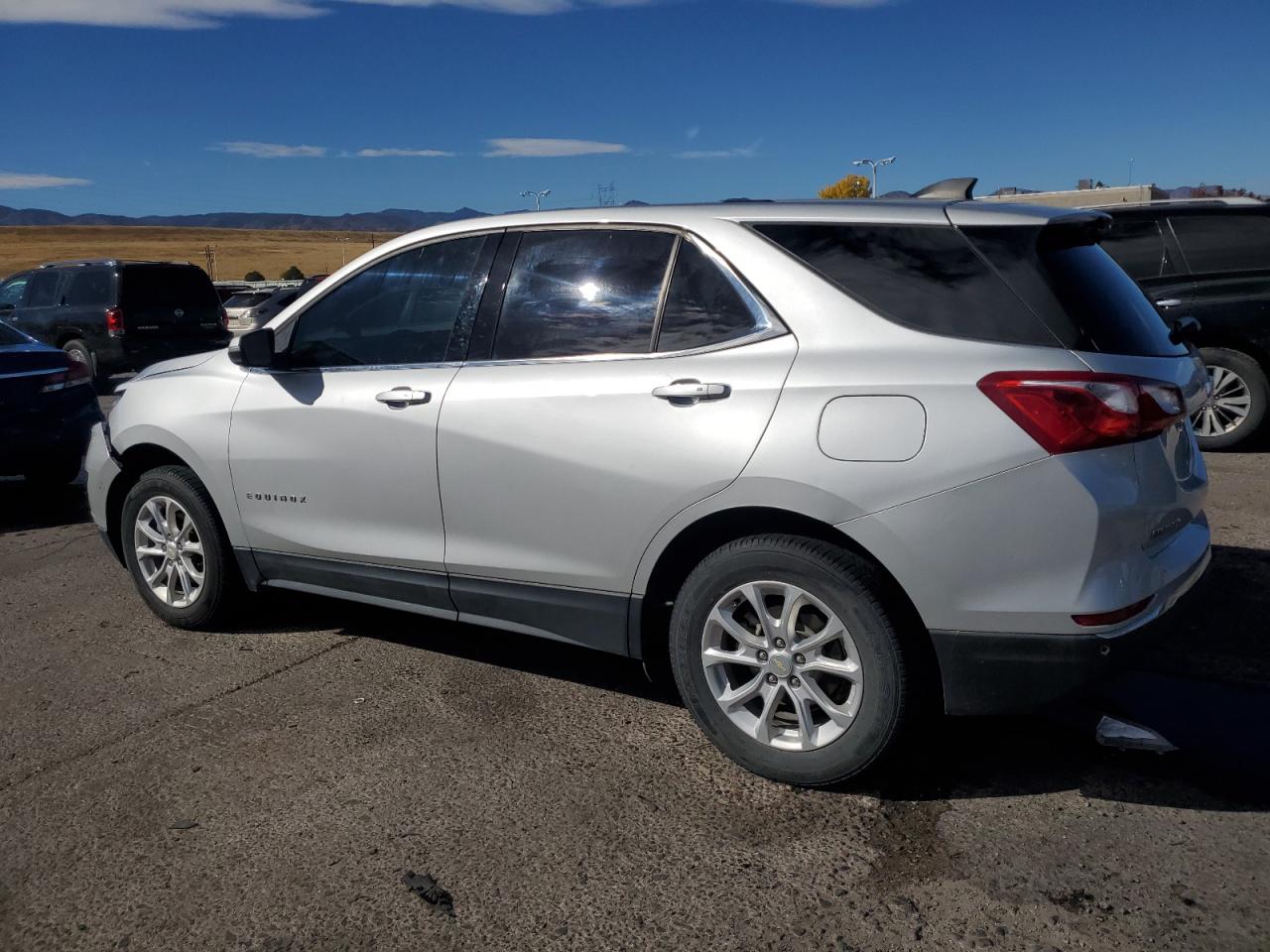 VIN 3GNAXUEV3KS598938 2019 CHEVROLET EQUINOX no.2