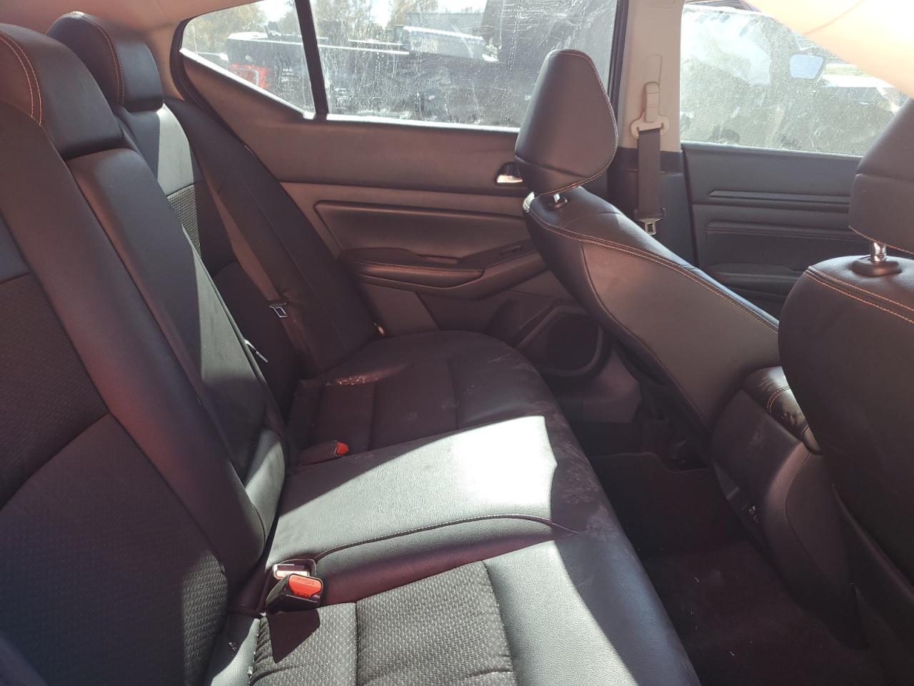 2019 Nissan Altima - Image 10