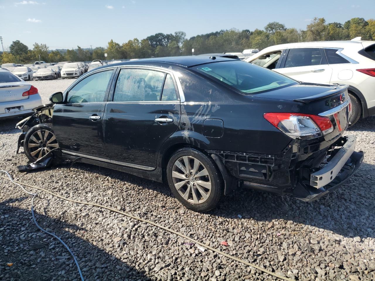 2011 Toyota Avalon - Image 2