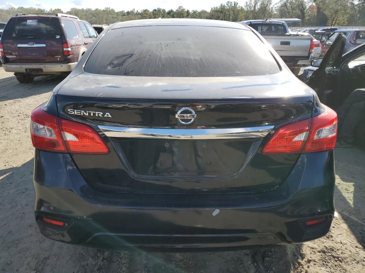2017 Nissan Sentra - Image 6