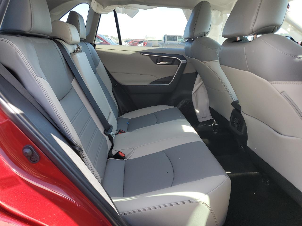 2023 Toyota RAV 4 - Image 11