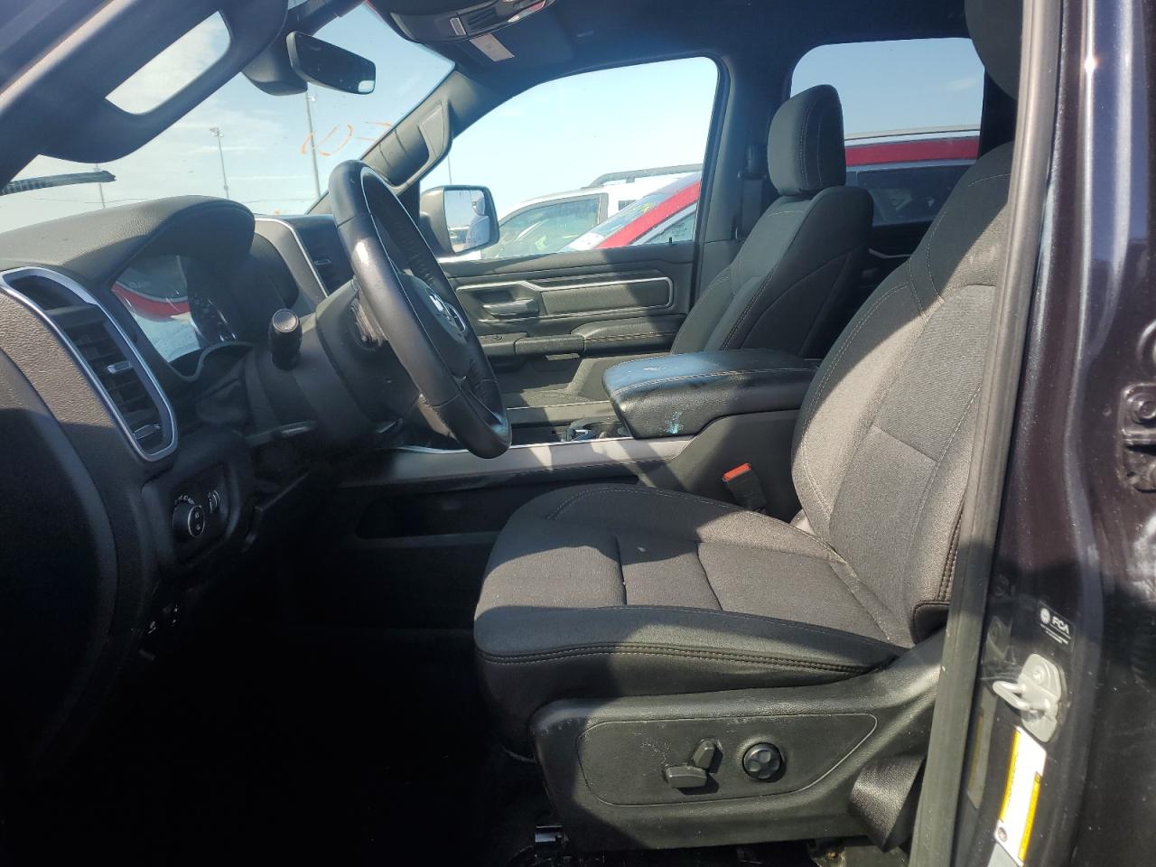 2021 RAM 1500 - Image 7