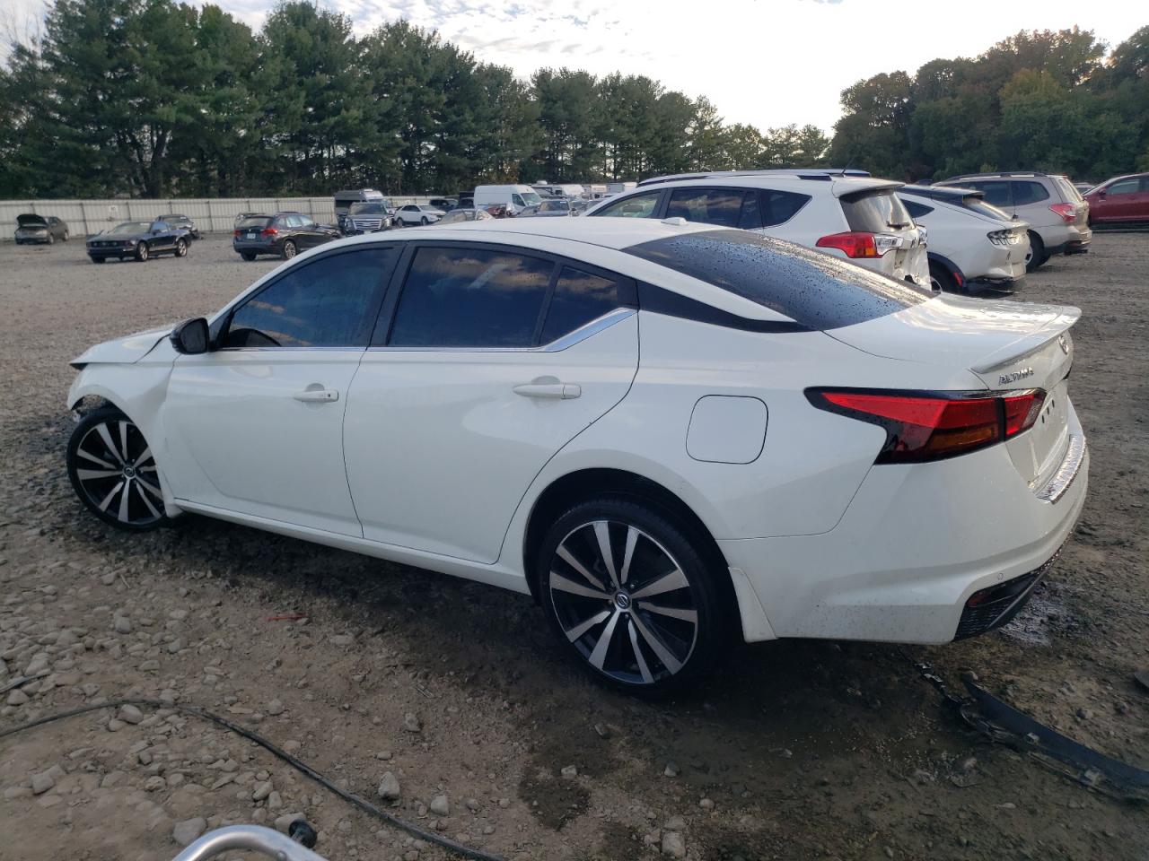 2021 Nissan Altima - Image 2